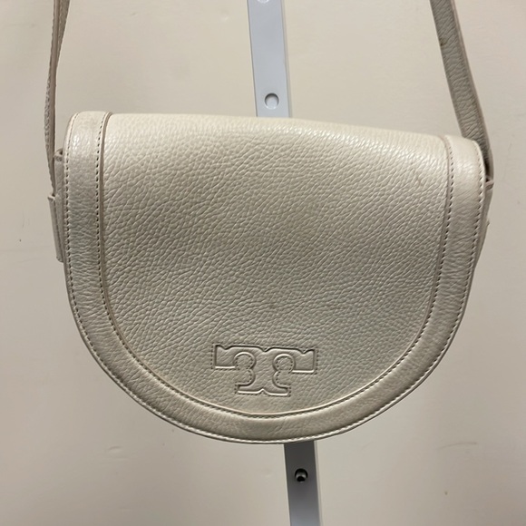 Tory Burch Serif T Leather Crossbody - Picture 3 of 5